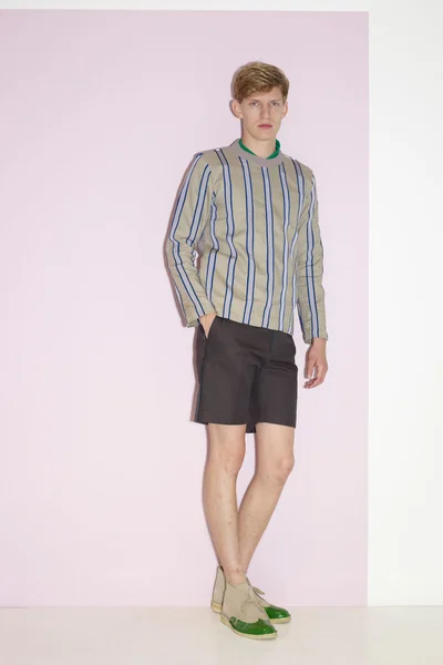 Look 3
